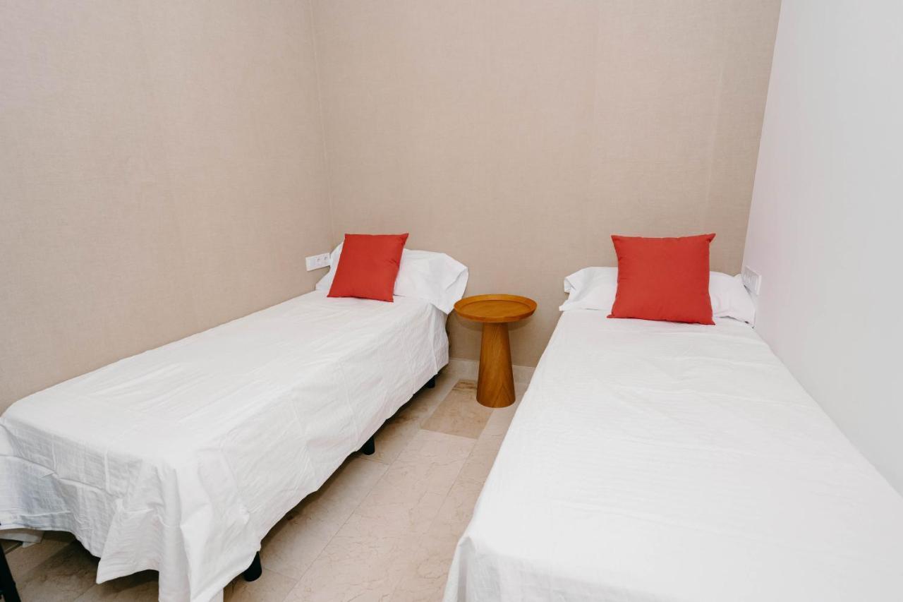 New Picasso Plaza - Malaga Apartment Luaran gambar